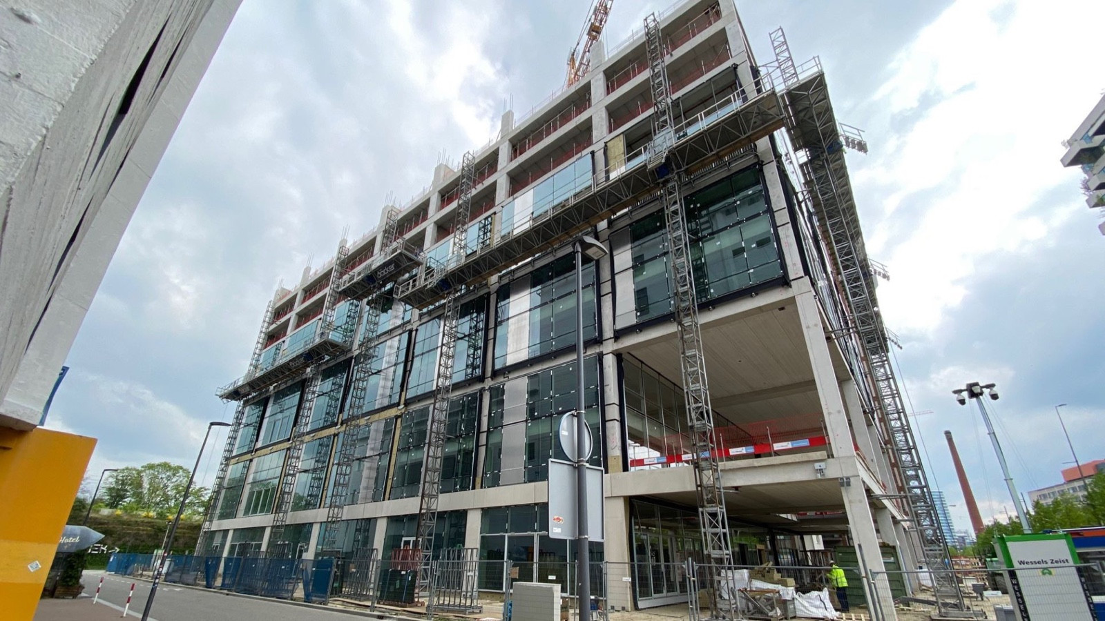 Strijp-S-gebouw-Donna-Eindhoven-in-aanbouw-3.jpg Eindhoven